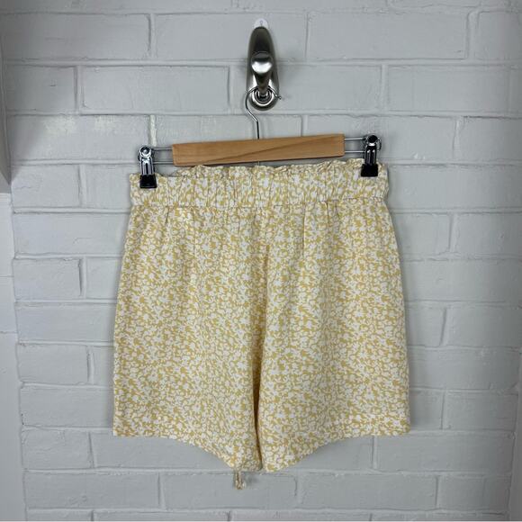 Banana Republic Yellow White Floral Casual Shorts Size XS - Picture 9 of 9